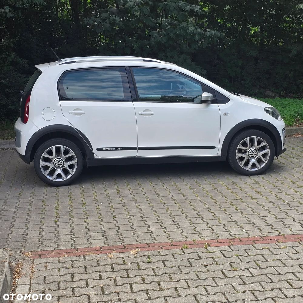 Volkswagen up! 1.0 cross - 6