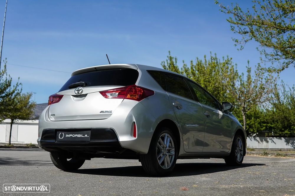 Toyota Auris 1.4 D-4D Exclusive+P.Sport - 24