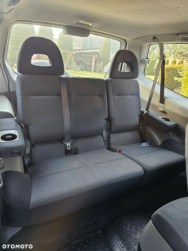 Mitsubishi Pajero - 24