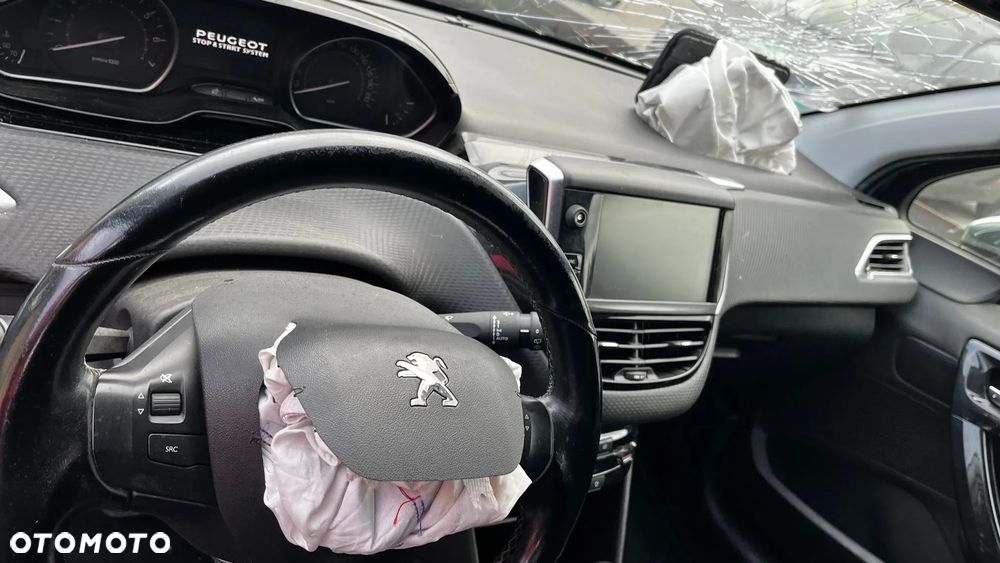 Peugeot 208 PureTech 110 Stop & Start EAT6 Allure - 12