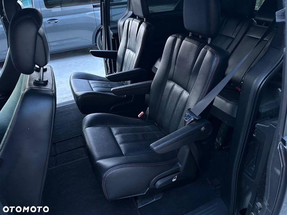 Dodge Grand Caravan 3.6 R/T - 10