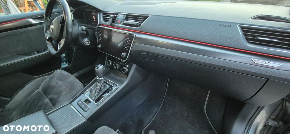 Skoda Superb 2.0 TDI Sportline DSG - 8