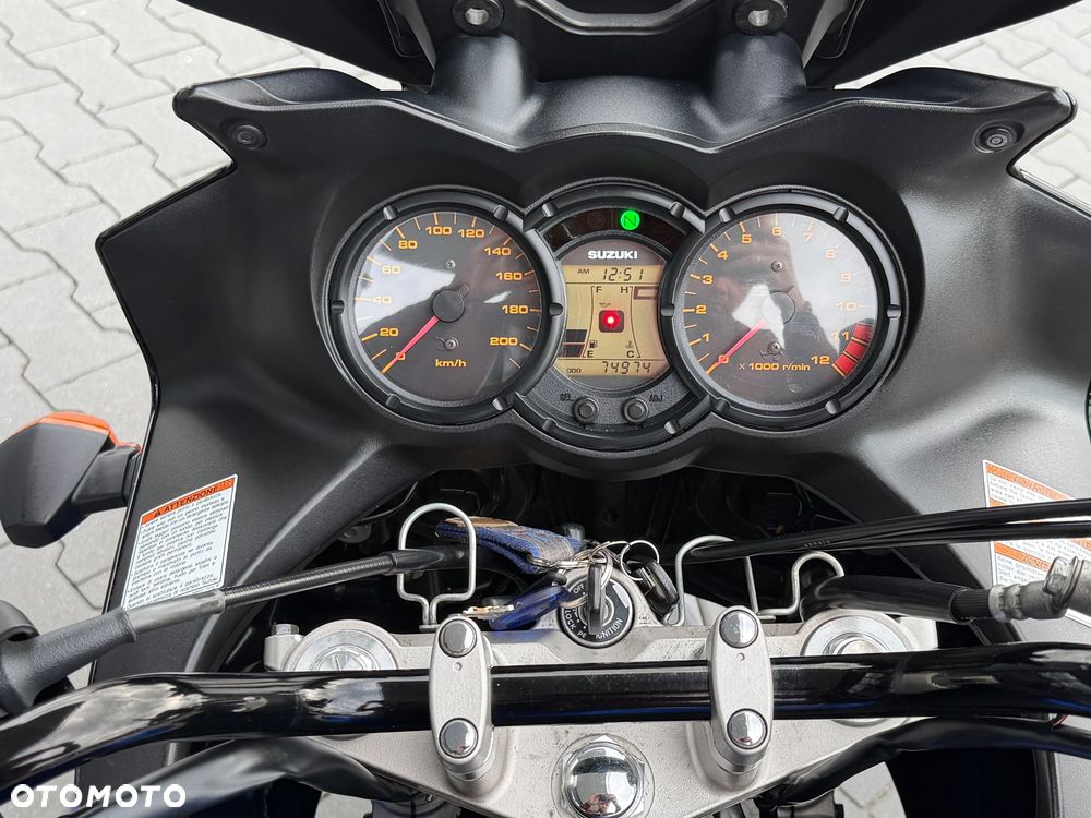Suzuki V-STROM - 24