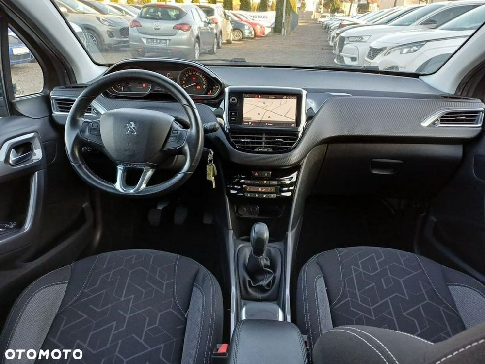 Peugeot 2008 1.2 Pure Tech Style - 17