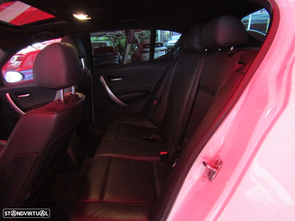 BMW 118 d Pack M - 11