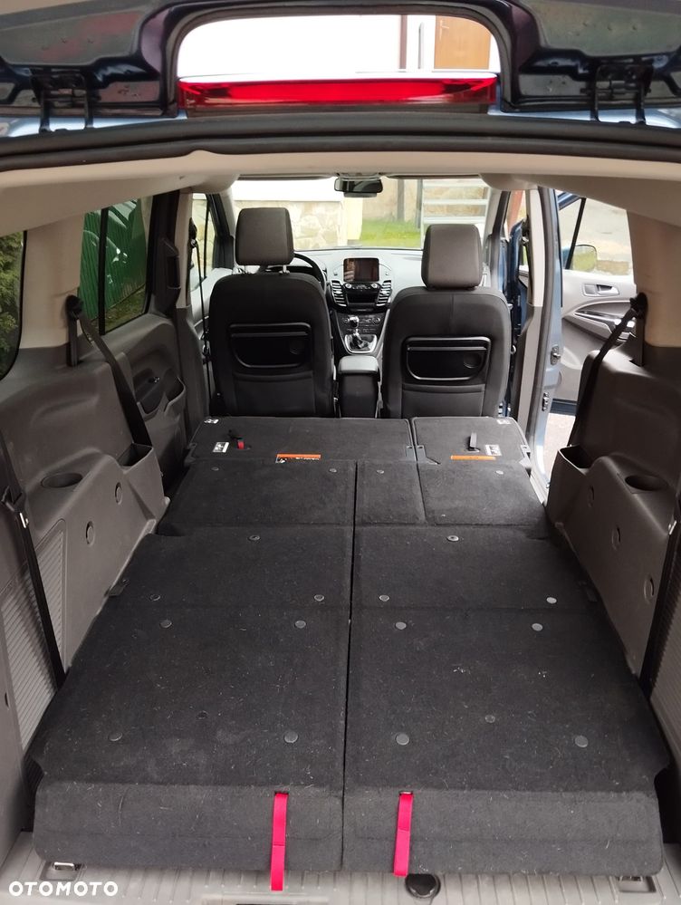 Ford Tourneo Connect Grand - 36