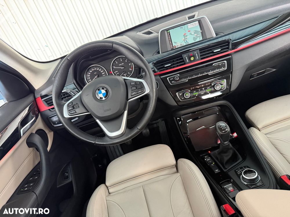 BMW X1 xDrive20d Sport Line - 30
