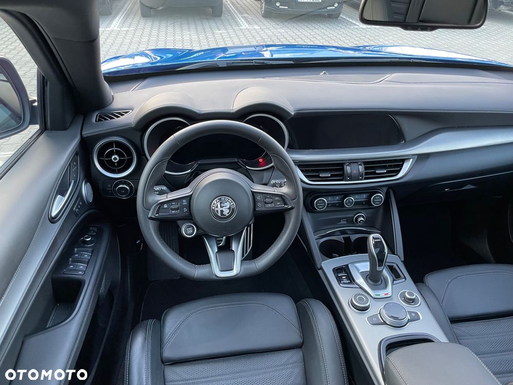 Alfa Romeo Stelvio 2.0 Turbo 16V AT8-Q4 Veloce - 11