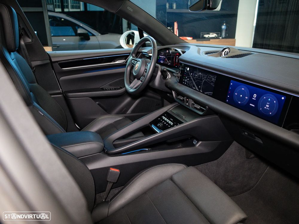 Porsche Macan Electric 4 - 36