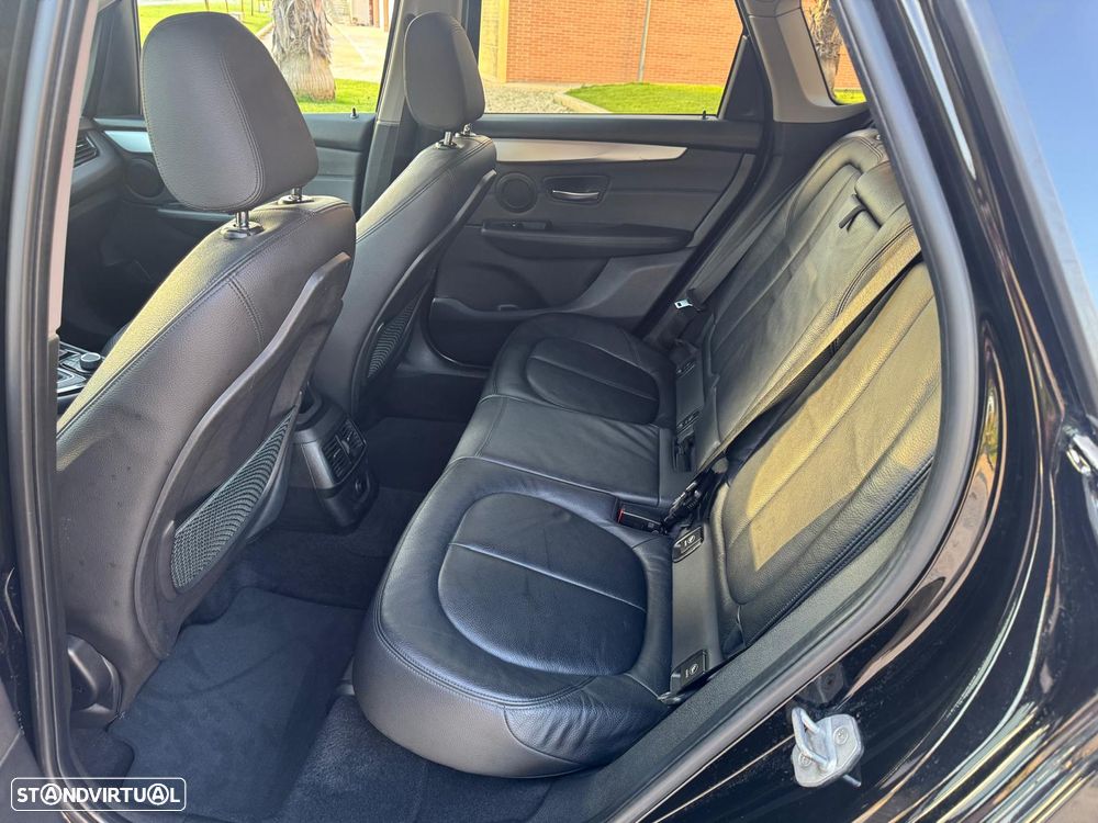 BMW 216 Active Tourer d Line Luxury Auto - 13