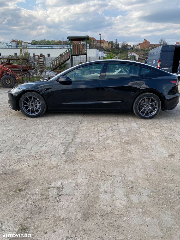 Tesla Model 3 RWD - 9