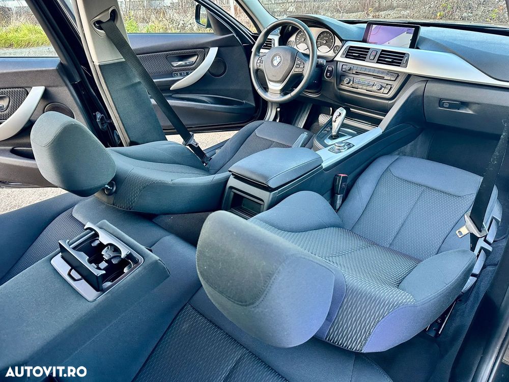 BMW Seria 3 320i Aut. - 8