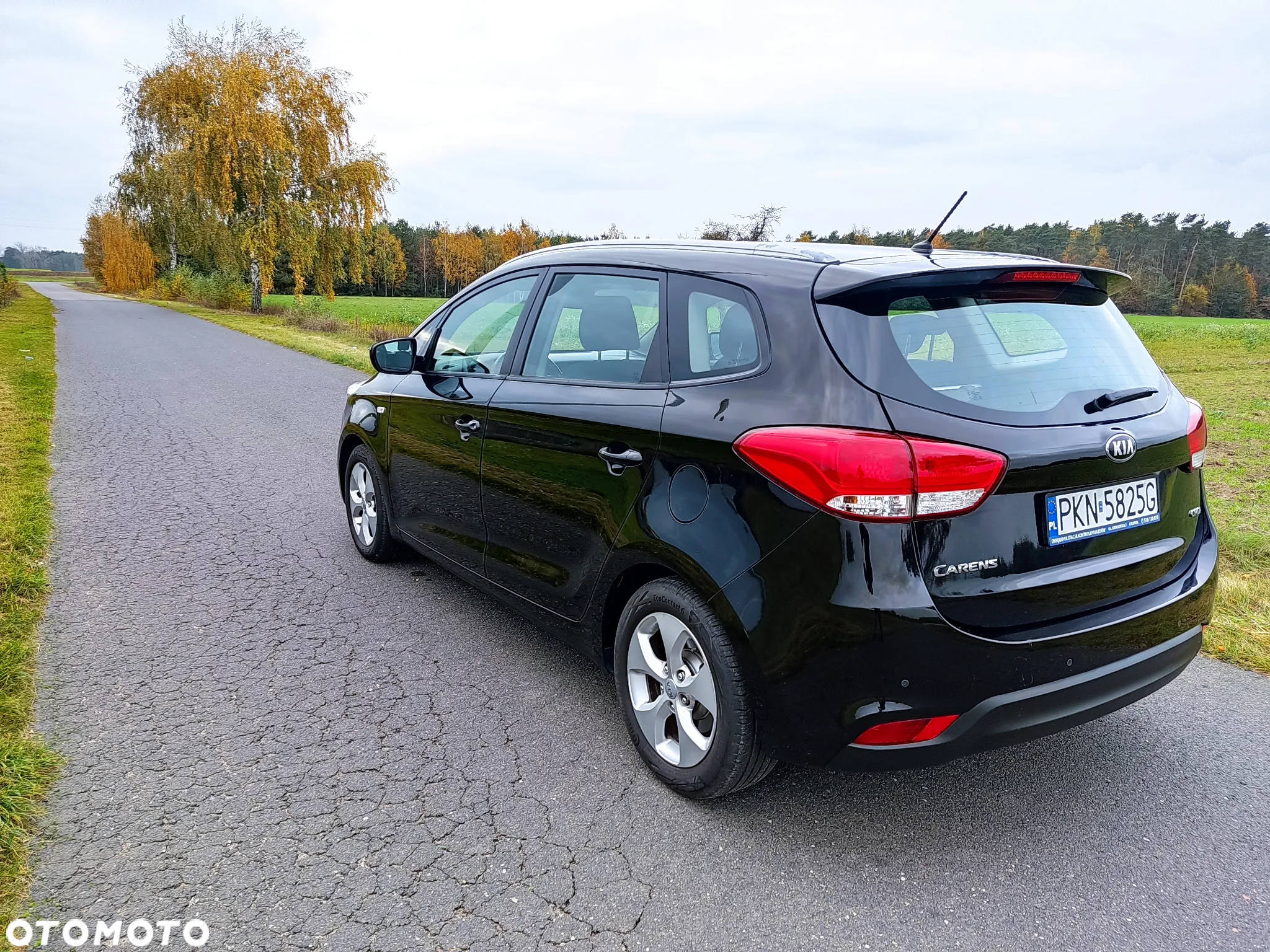Kia Carens 1.7 CRDi 136 Dream Team Edition - 4