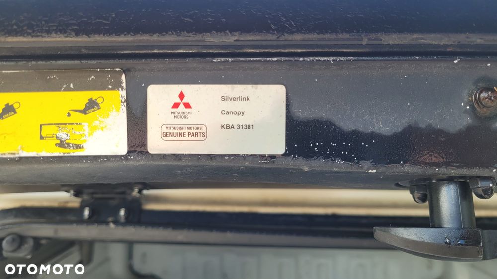 Mitsubishi L200 2.4 d DC Instyle Premiere Edition - 12