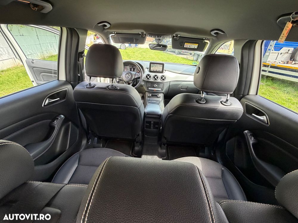 Mercedes-Benz B 180 d 7G-DCT Urban - 4