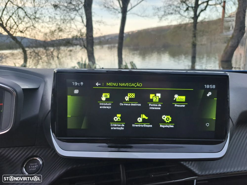 Peugeot 2008 1.5 BlueHDi Allure Pack EAT8 - 28