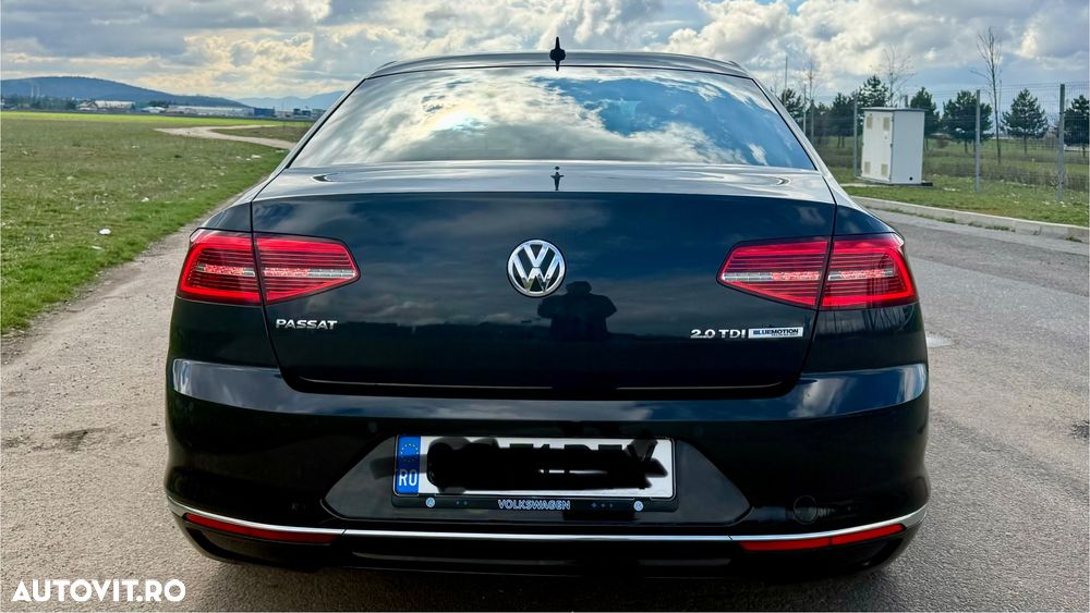 Volkswagen Passat 2.0 TDI DSG Highline - 23