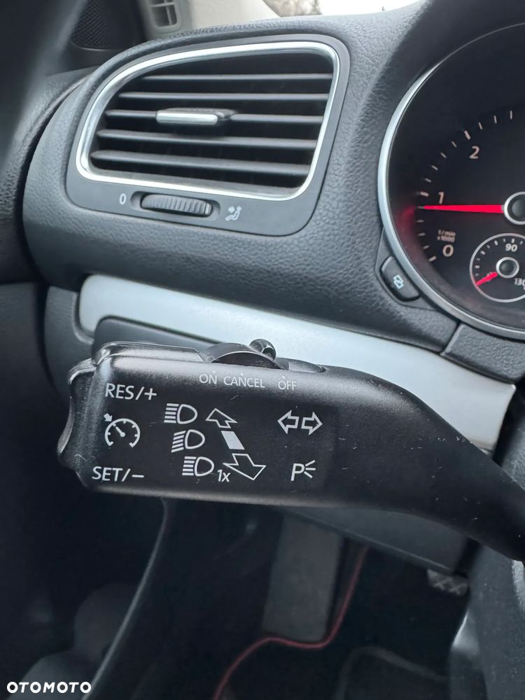 Volkswagen Golf 2.0 TDI Highline - 24
