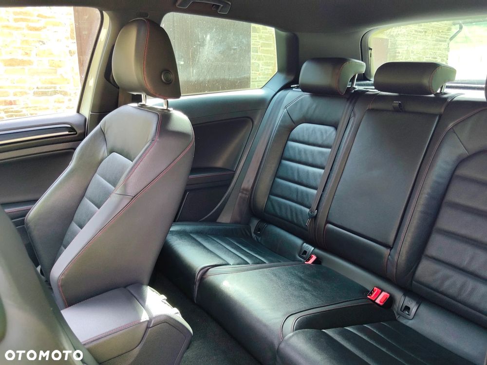 Volkswagen Golf - 24