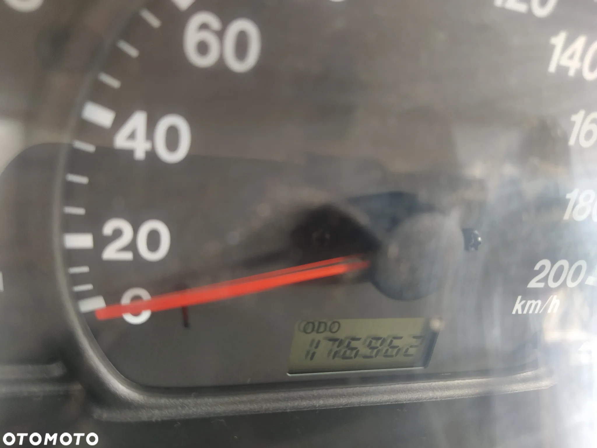 Suzuki Grand Vitara 2.5 V6 - 8