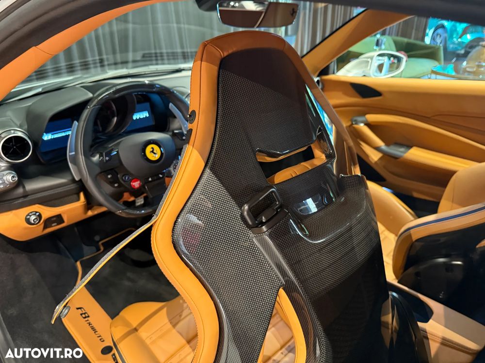 Ferrari F8 - 25