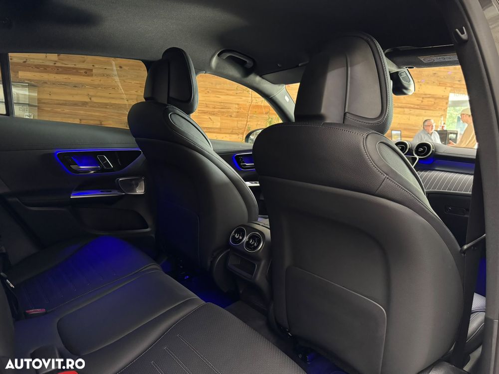 Mercedes-Benz GLC Coupe 300 4Matic 9G-TRONIC AMG Line Advanced - 11