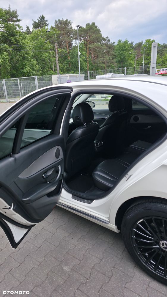Mercedes-Benz Klasa E 220 d 9G-TRONIC Avantgarde - 22