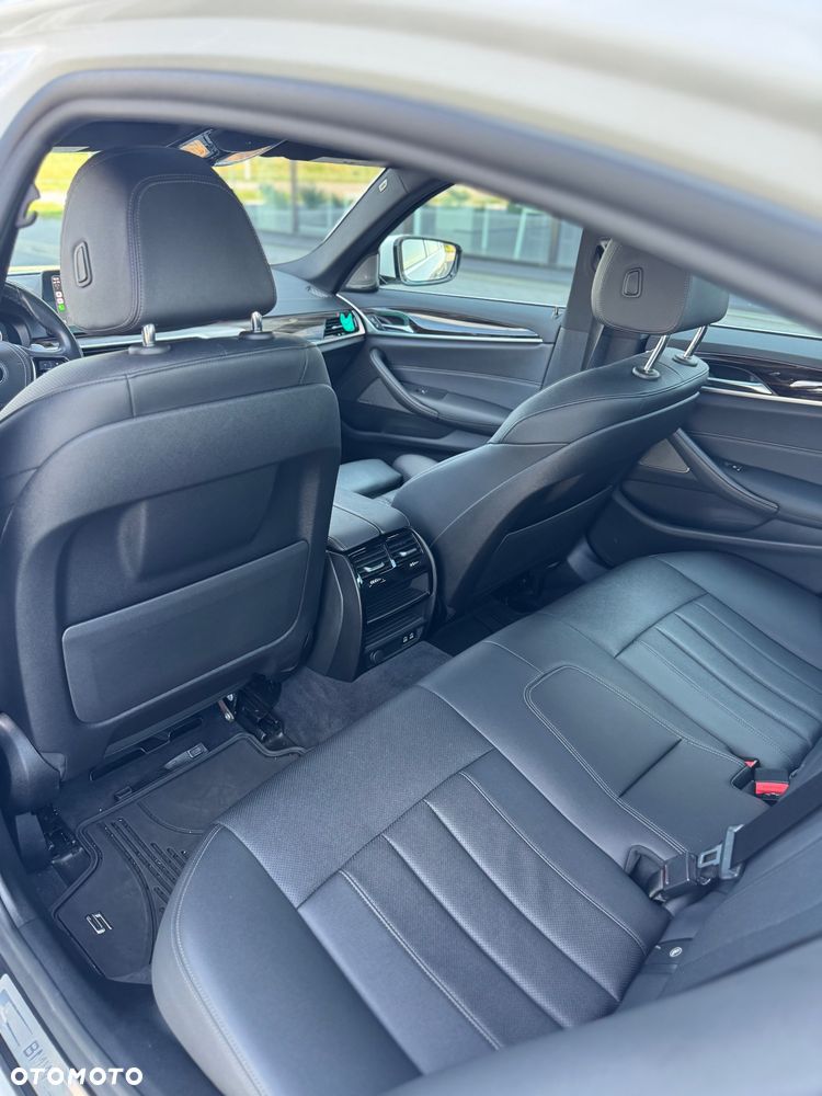 BMW Seria 5 530i xDrive GPF Sport Line sport - 12