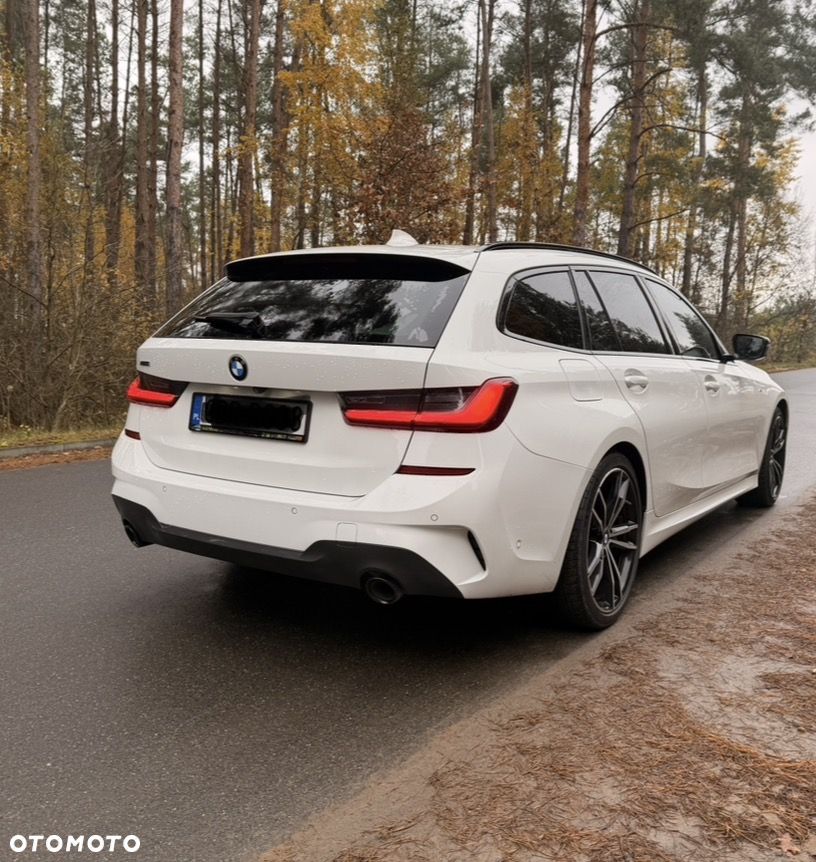 BMW Seria 3 320d xDrive M Sport - 12