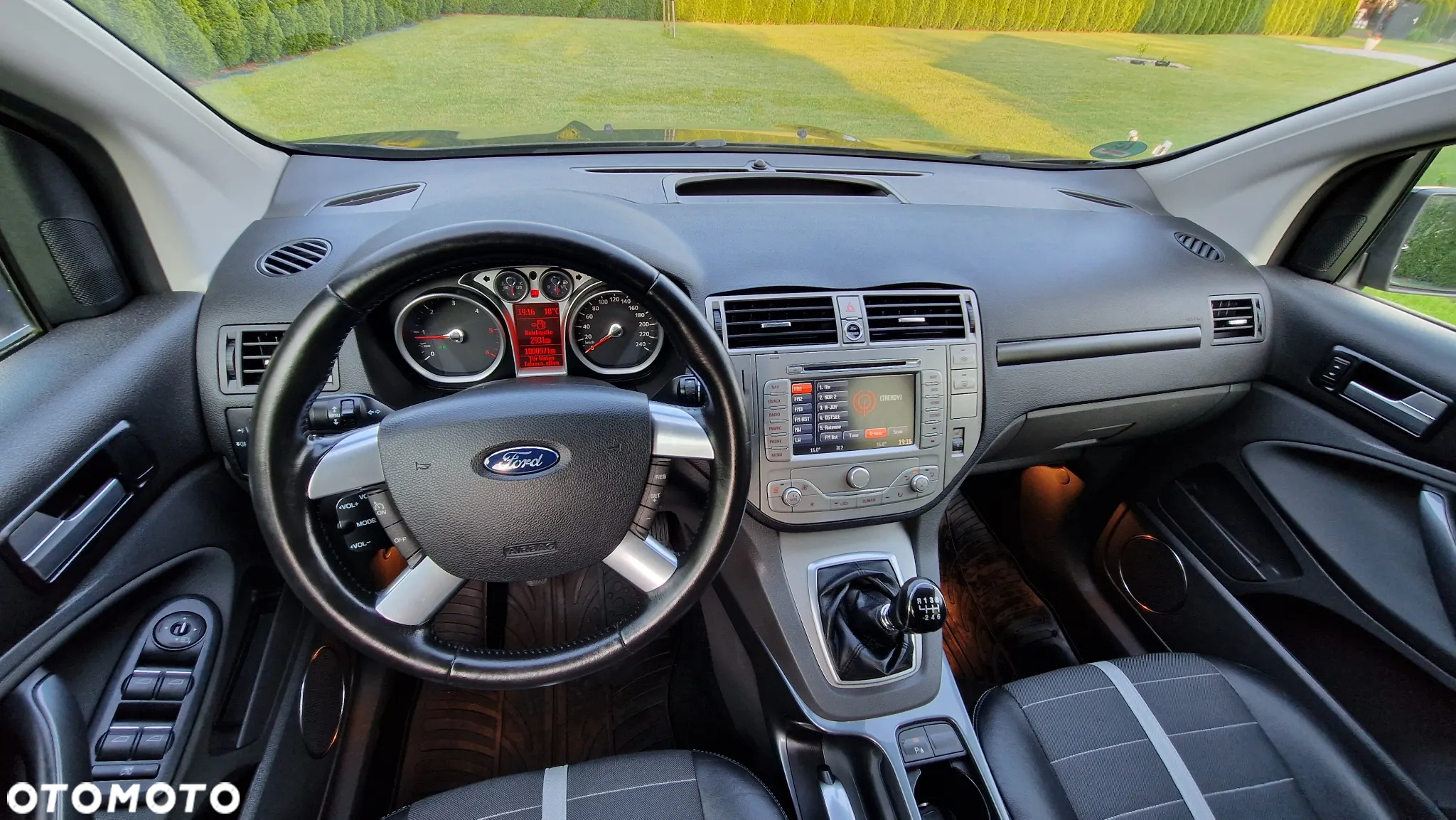 Ford Kuga - 32