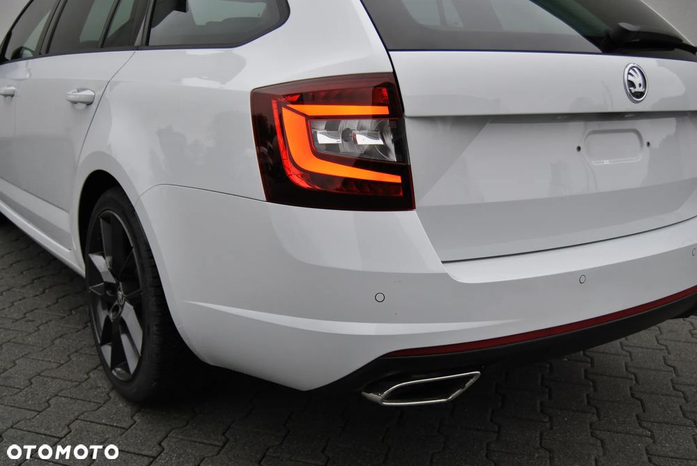 Skoda Octavia Combi 2.0 TDI DSG RS - 12