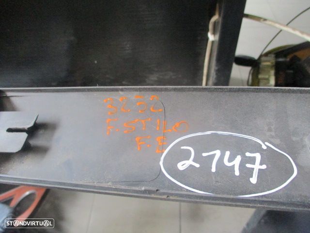 Grelha Friso 7353145250 FIAT STILO 192 2002 1.9JTD 115CV 3P VIOLETA ESCURO FE Moldura Da Porta - 2