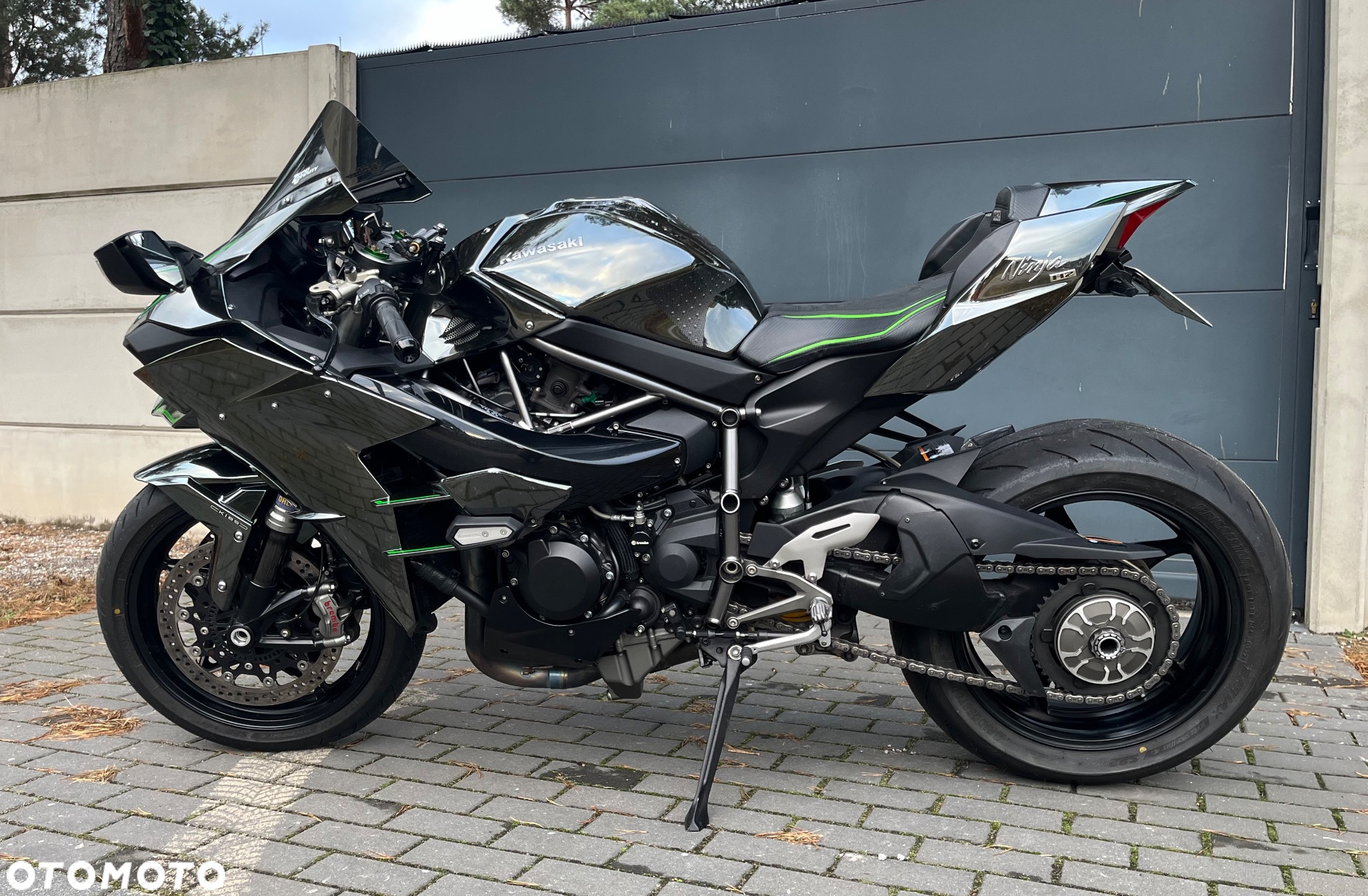 Kawasaki H2 - 2