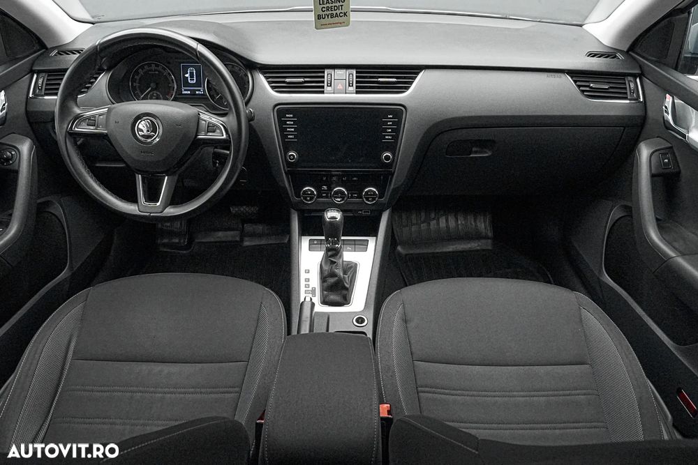 Skoda Octavia 1.6 TDI DSG Ambition - 8