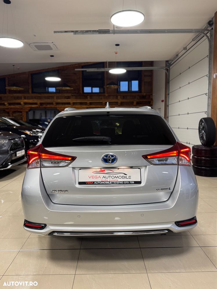 Toyota Auris 1.8 L VVT-i Sol + - 35