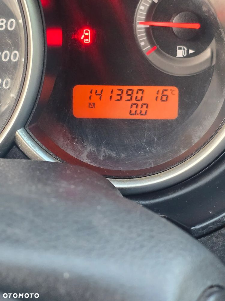Nissan Tiida - 7