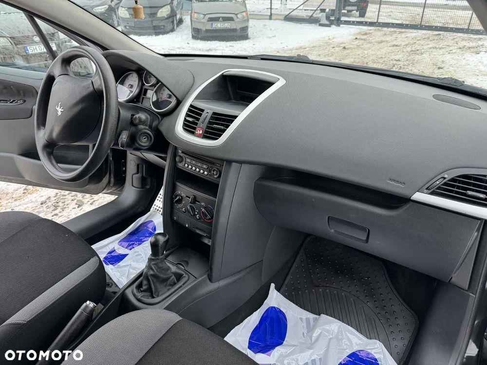 Peugeot 207 1.4 Trendy - 10