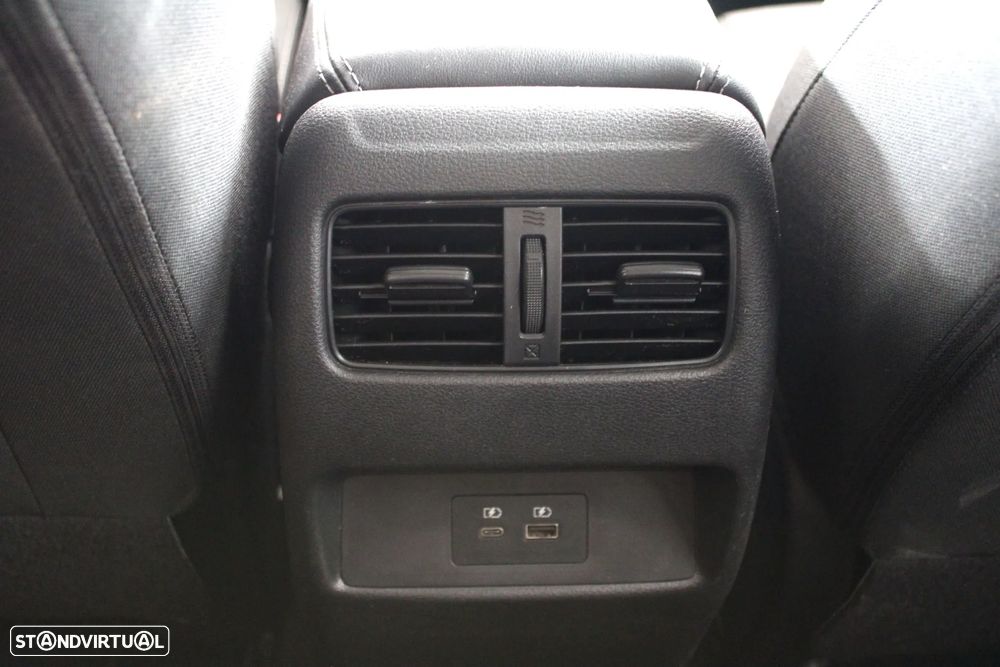Nissan Qashqai 1.3 DIG-T N-Connecta - 25