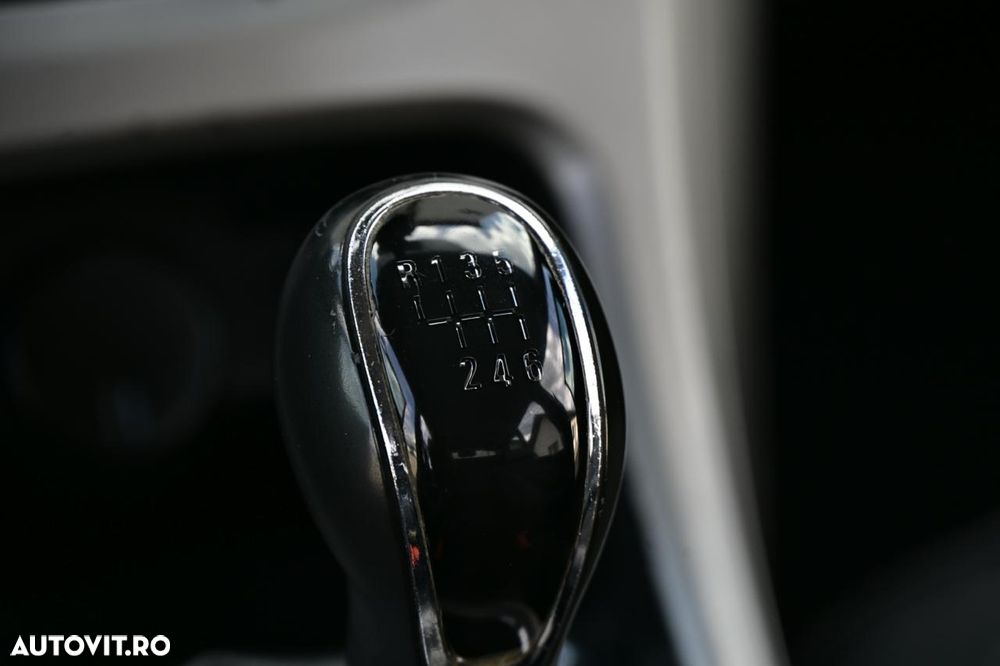 Opel Astra 2.0 CDTI DPF 150 Jahre - 11