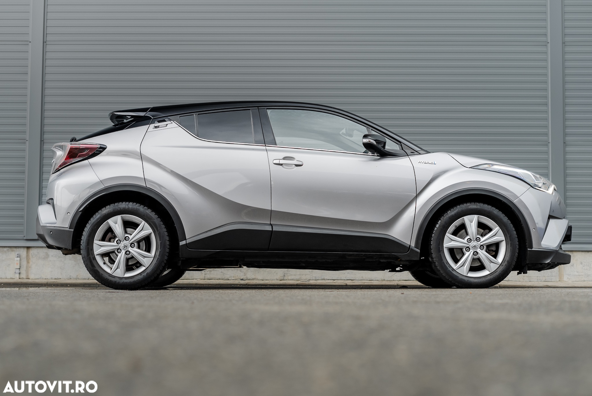Toyota C-HR Hybrid Lounge - 19