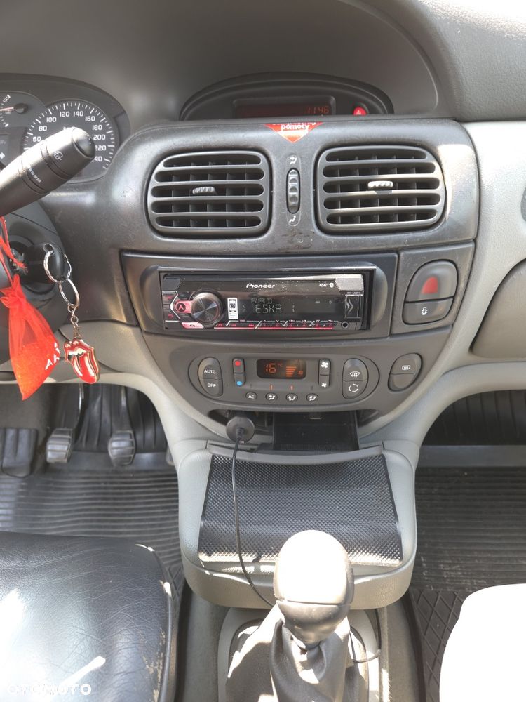 Renault Scenic - 8