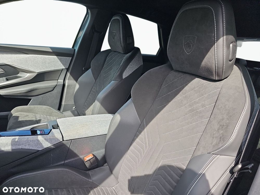 Peugeot 3008 1.2 PureTech mHEV GT S&S e-DCS6 - 12
