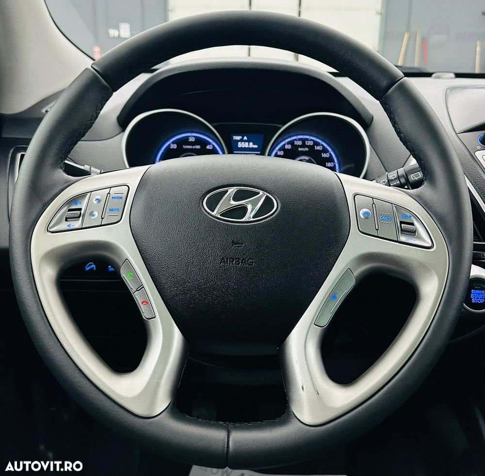 Hyundai ix35 1.7 CRDI 2WD blue Finale Silver - 33