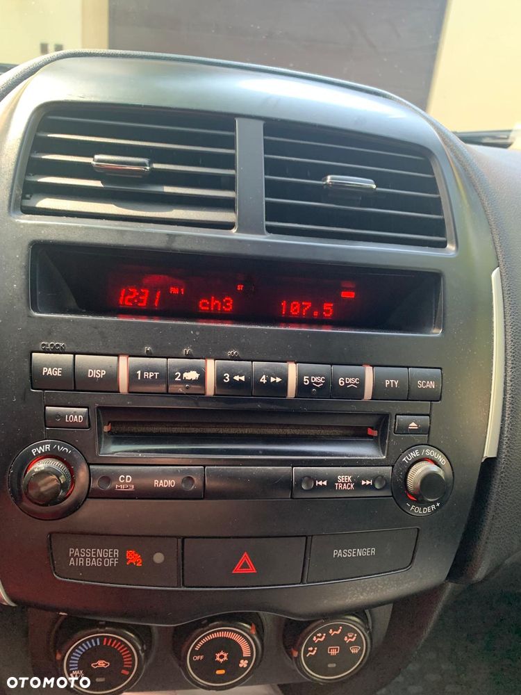 Mitsubishi Outlander 2.0 4WD Invite - 5