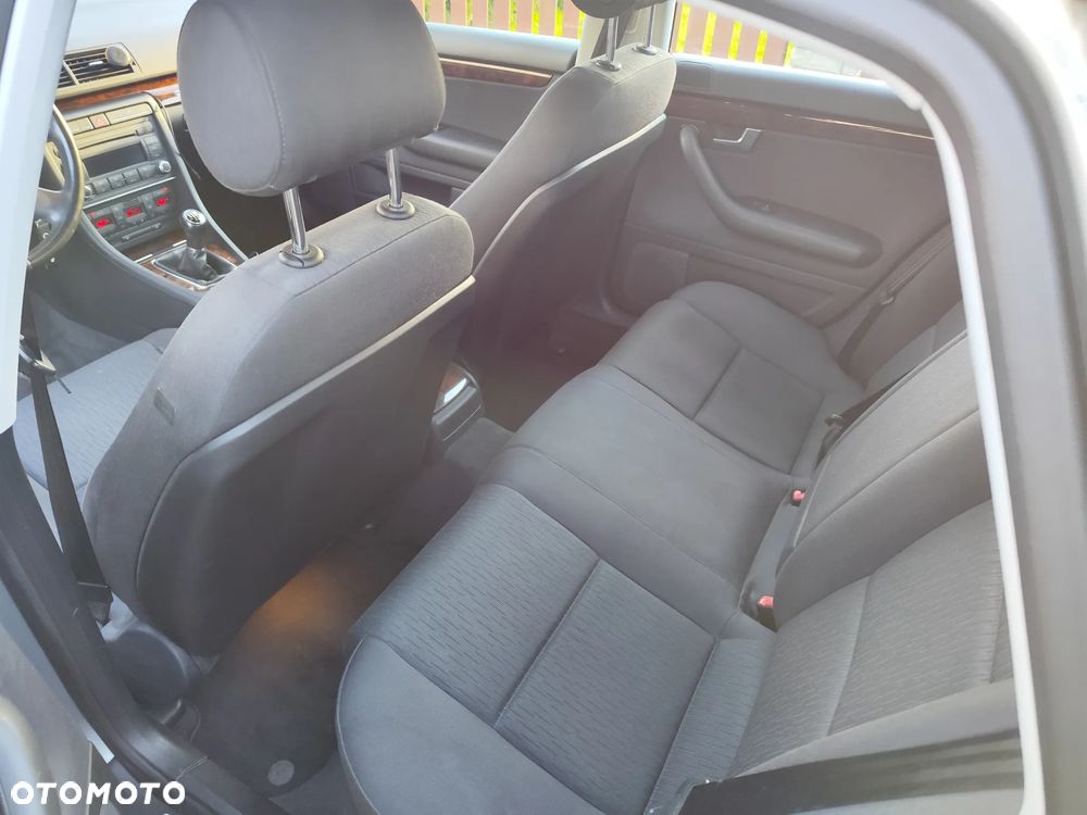 Audi A4 Limousine - 10