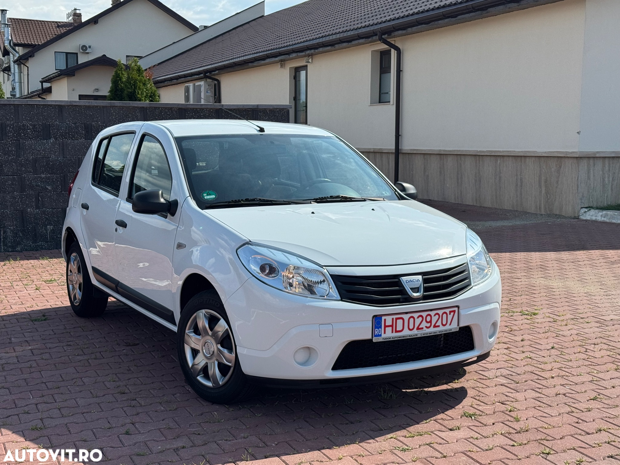 Dacia Sandero 1.2 16V 75 Laureate - 21