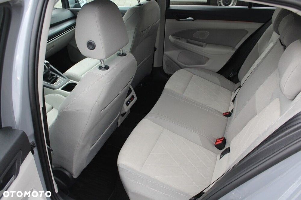 Volkswagen Golf VIII 1.5 TSI EVO Style - 10