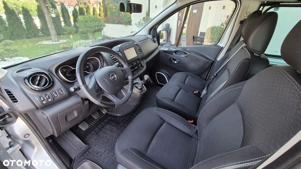 Opel Vivaro L2H1 2,9t Elegance Business - 21