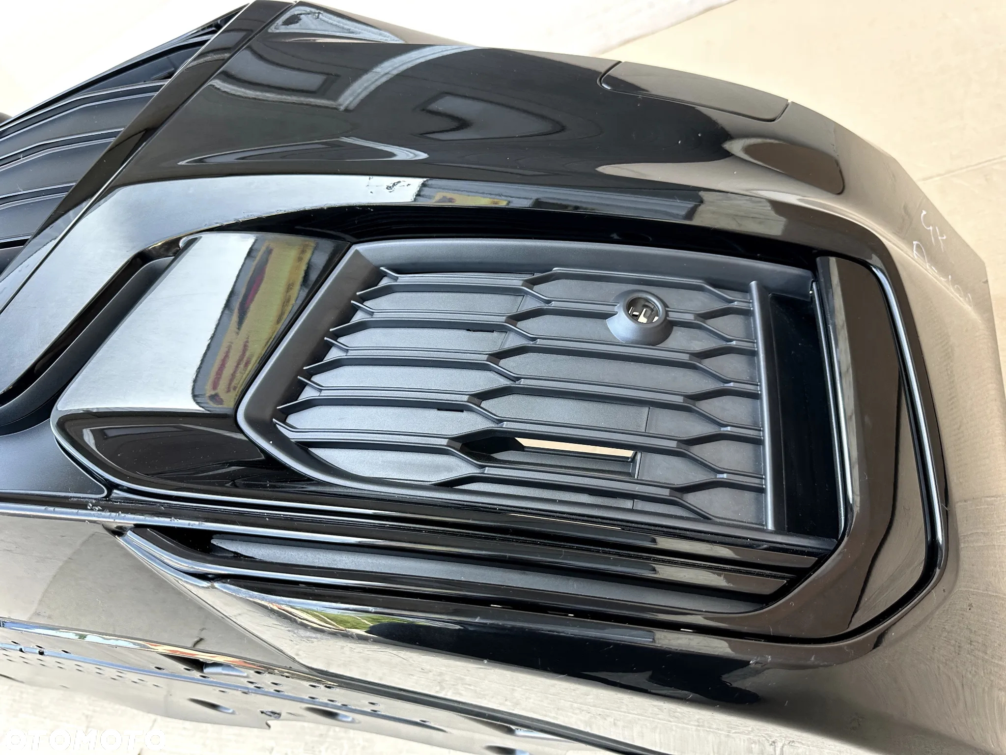 Zderzak przedni Audi A6 C8 4K0 S-Line, BLACK Line - przód Line - 6