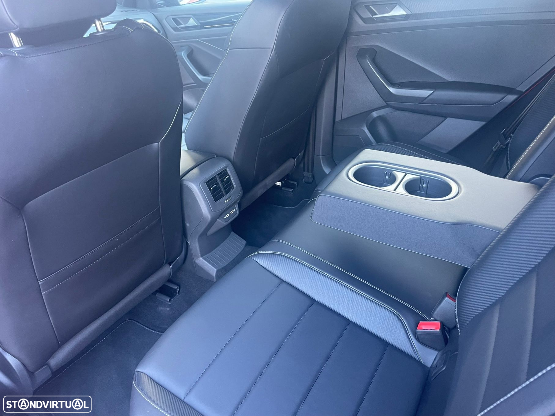 VW T-Roc 1.5 TSI R-Line DSG - 9